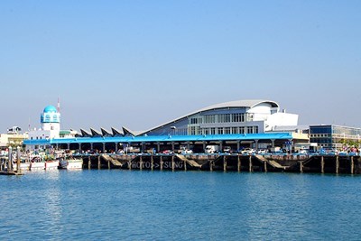 梧棲漁港魚貨直銷中心照片